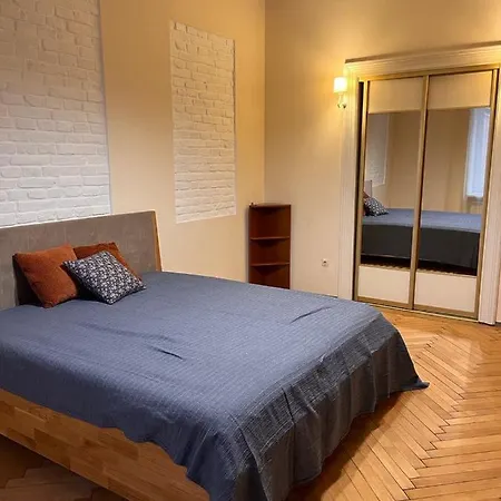 Happy On Kopernik 30 *